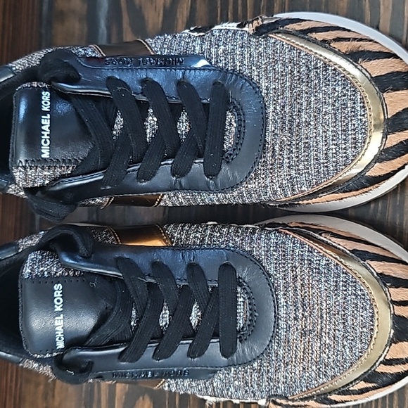 Michael Kors Sneakers - Picture 2 of 10